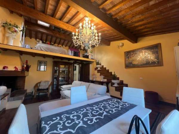 Foto Appartamento in vendita a Pisa 70 mq  Rif: 1303853