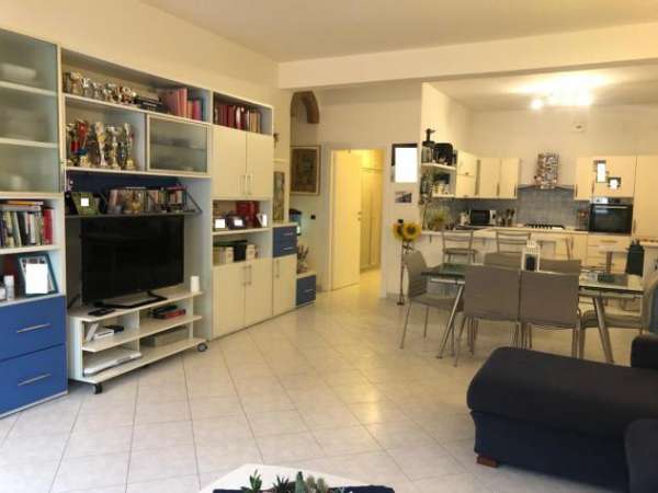 Foto Appartamento in vendita a Poggibonsi 102 mq  Rif: 1304326