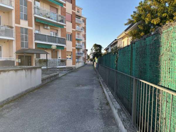 Foto Appartamento in Vendita a Pogliano Milanese Pogliano Milanese