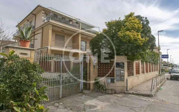 Foto Appartamento in vendita a Pomezia
