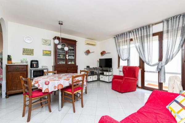 Foto Appartamento in vendita a Ponsacco 88 mq  Rif: 1331600