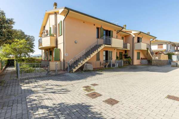 Foto Appartamento in vendita a Pontedera