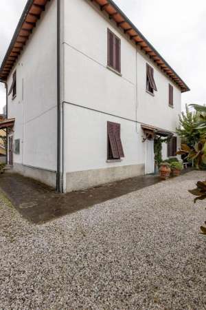 Foto Appartamento in vendita a Pontedera