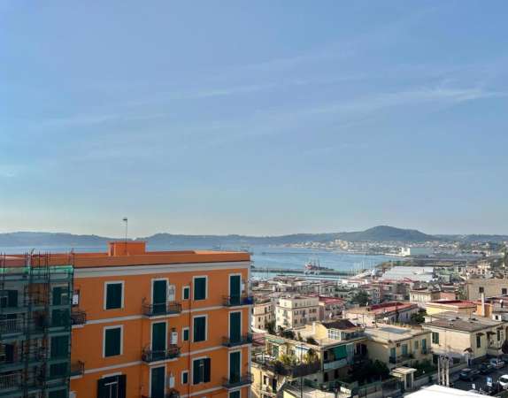 Foto Appartamento in vendita a Pozzuoli