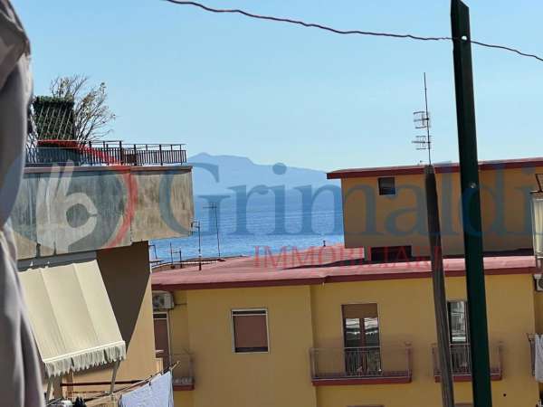 Foto Appartamento in vendita a Pozzuoli
