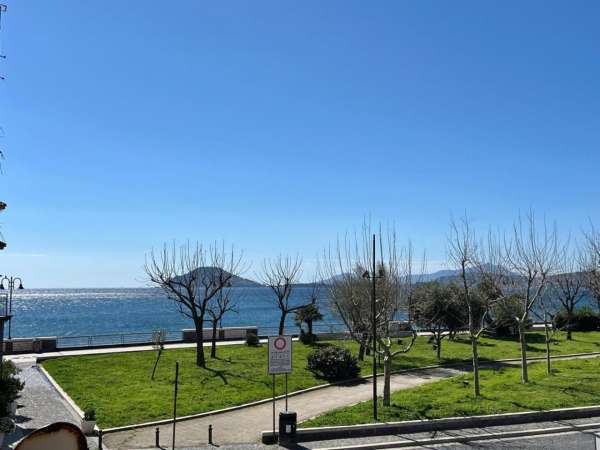 Foto Appartamento in vendita a Pozzuoli