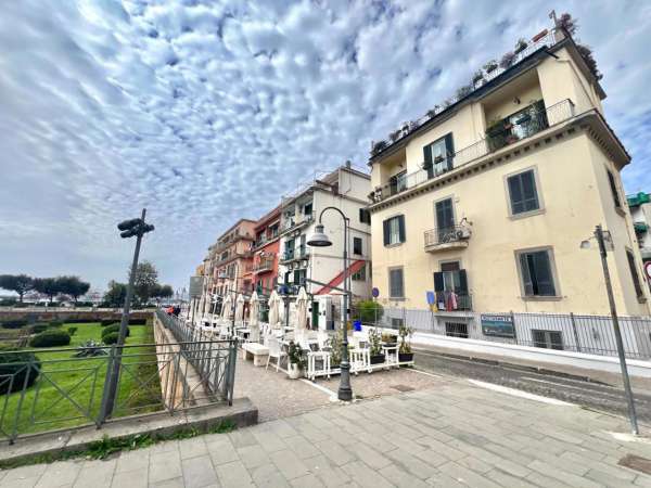 Foto Appartamento in vendita a Pozzuoli