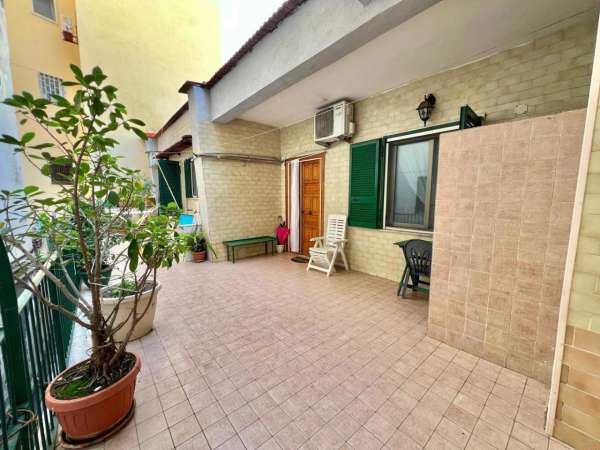 Foto Appartamento in vendita a Pozzuoli