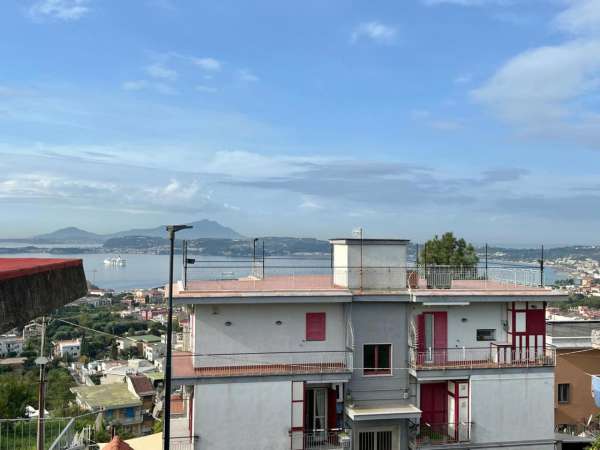 Foto Appartamento in vendita a Pozzuoli