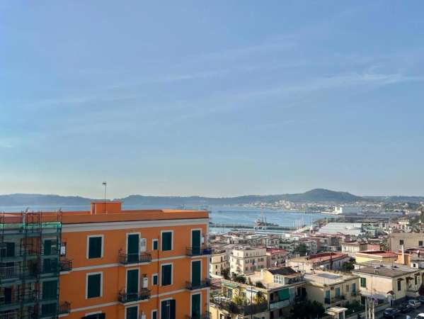 Foto Appartamento in vendita a Pozzuoli