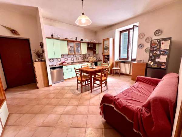 Foto Appartamento in vendita a Pozzuoli