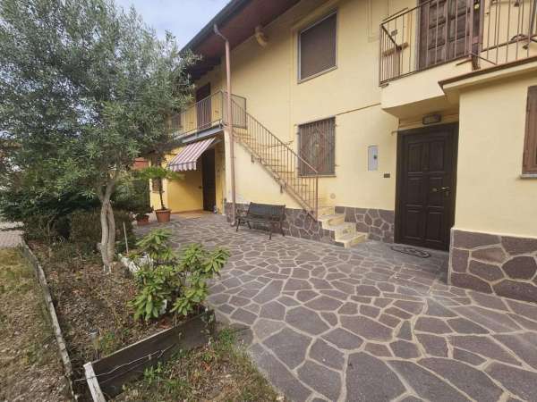 Foto Appartamento in vendita a Pregnana Milanese
