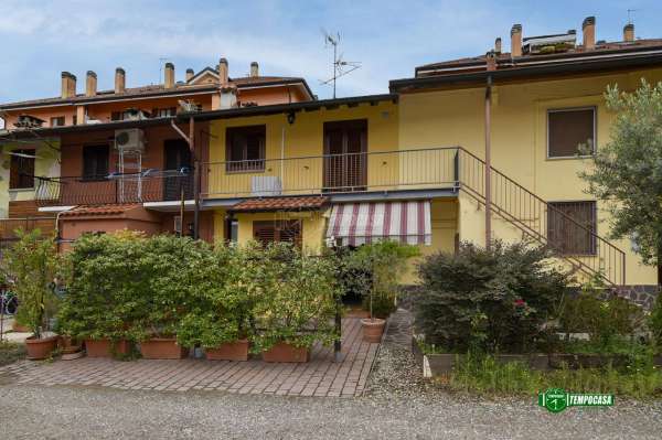 Foto Appartamento in vendita a Pregnana Milanese