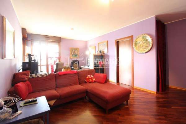 Foto Appartamento in vendita a Reggio Emilia