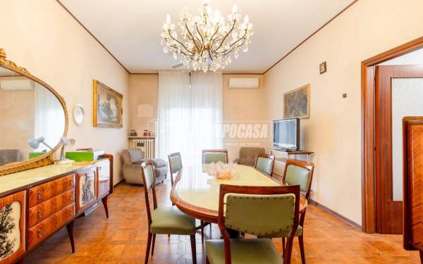 Foto Appartamento in vendita a Reggio Emilia