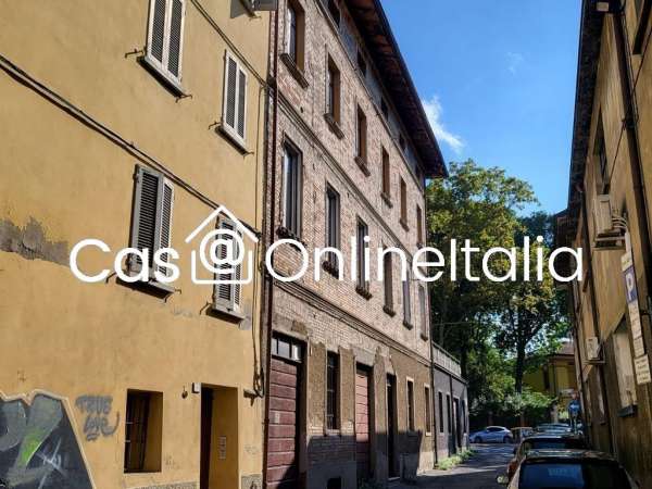 Foto Appartamento in vendita a Reggio Emilia