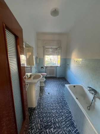 Foto Appartamento in vendita a Reggio Emilia