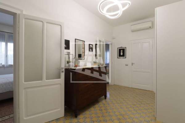 Foto Appartamento in vendita a Reggio Emilia