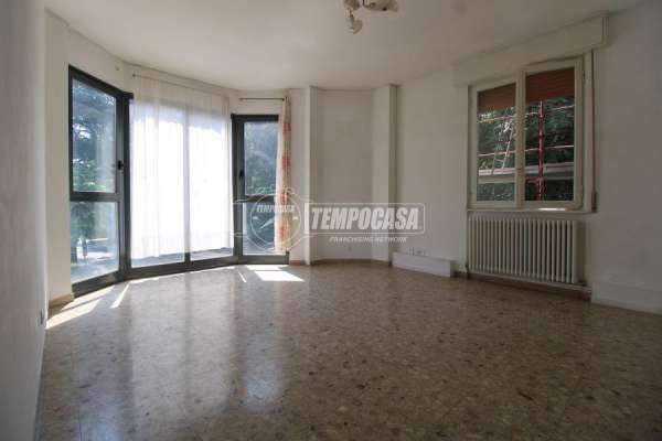 Foto Appartamento in vendita a Reggio Emilia