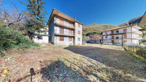 Foto Appartamento in vendita a Rieti - 4 locali 127mq