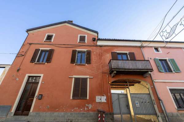 Foto Appartamento in vendita a Riva Presso Chieri