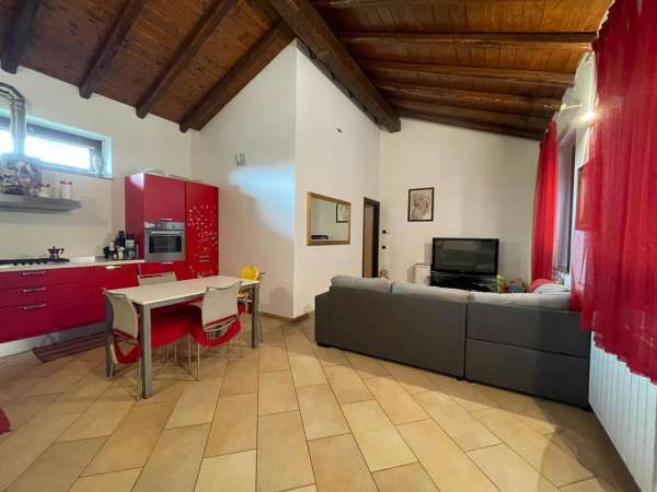 Foto Appartamento in vendita a Robecco Sul Naviglio