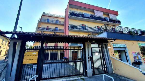Foto Appartamento in vendita a Roma