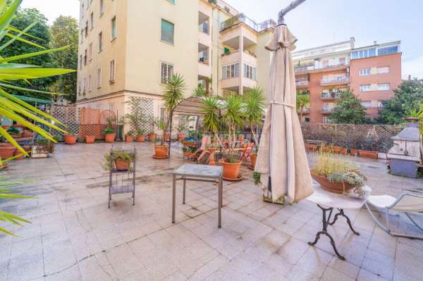 Foto Appartamento in vendita a Roma