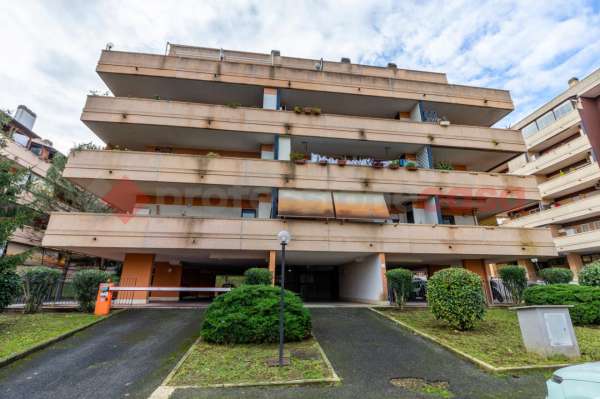 Foto Appartamento in vendita a Roma