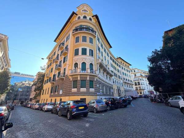 Foto Appartamento in vendita a Roma