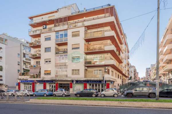 Foto Appartamento in vendita a Roma