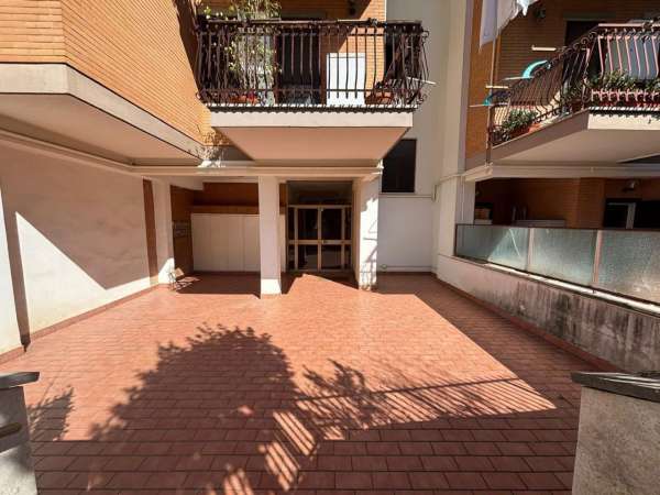 Foto Appartamento in vendita a Roma