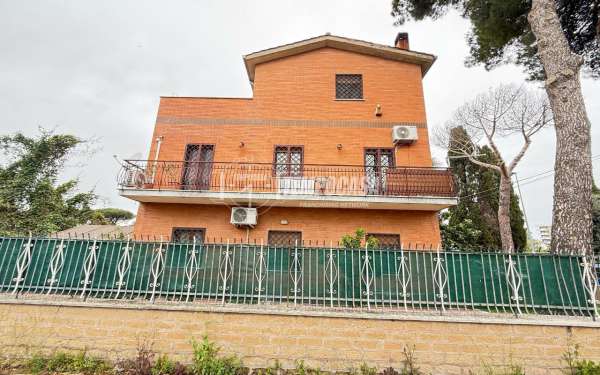 Foto Appartamento in vendita a Roma