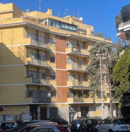 Foto Appartamento in vendita a Roma