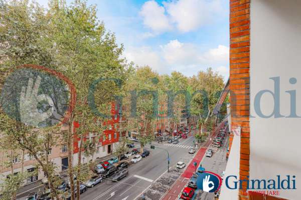 Foto Appartamento in vendita a Roma