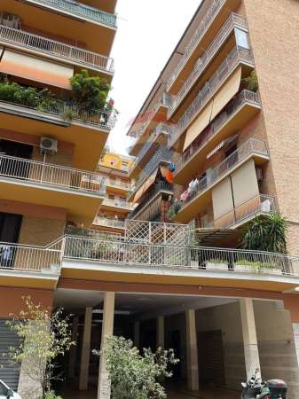 Foto Appartamento in vendita a Roma