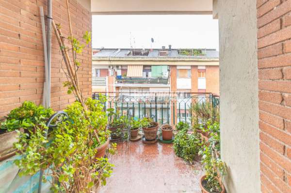 Foto Appartamento in vendita a Roma