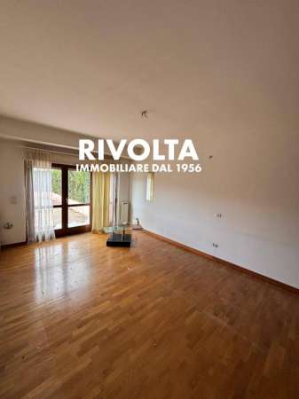 Foto Appartamento in vendita a Roma