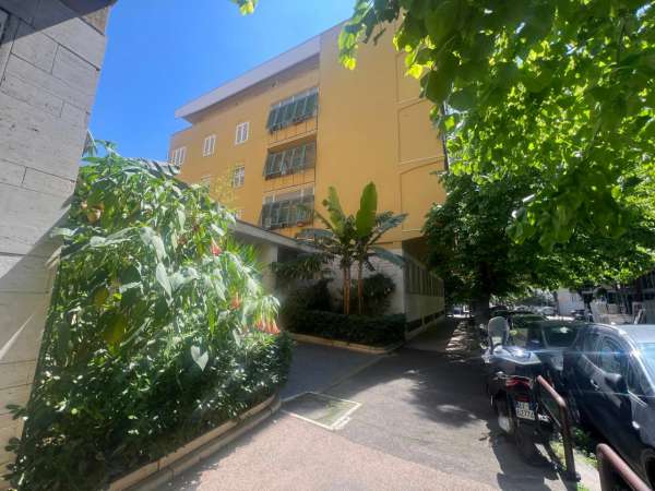 Foto Appartamento in vendita a Roma