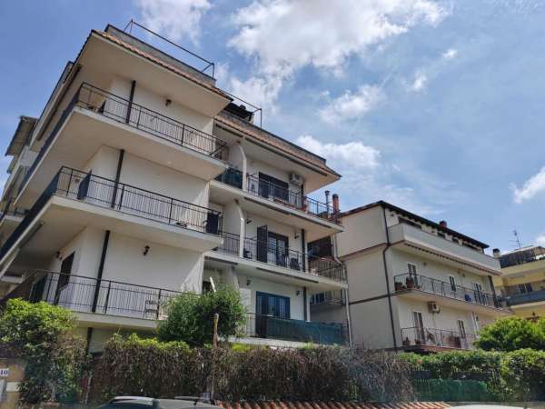 Foto Appartamento in vendita a Roma