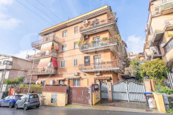 Foto Appartamento in vendita a Roma