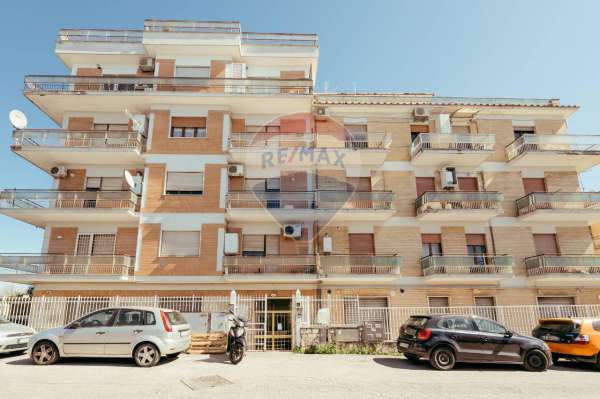 Foto Appartamento in vendita a Roma