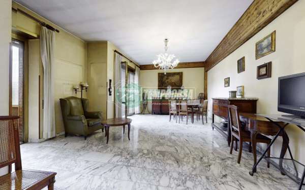 Foto Appartamento in vendita a Roma