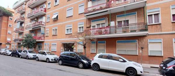 Foto Appartamento in vendita a Roma