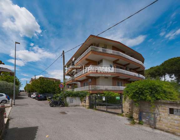Foto Appartamento in vendita a Roma