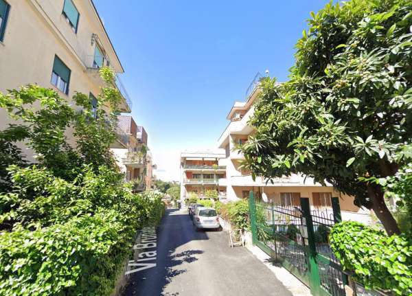 Foto Appartamento in vendita a Roma