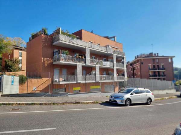 Foto Appartamento in vendita a Roma