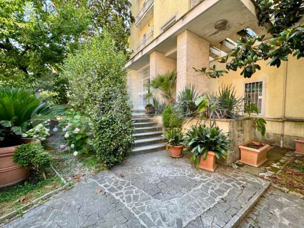 Foto Appartamento in vendita a Roma