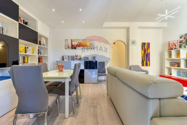 Foto Appartamento in vendita a Roma