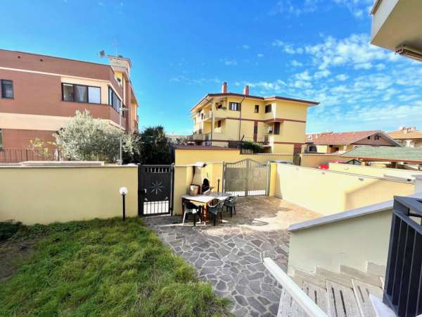 Foto Appartamento in vendita a Roma